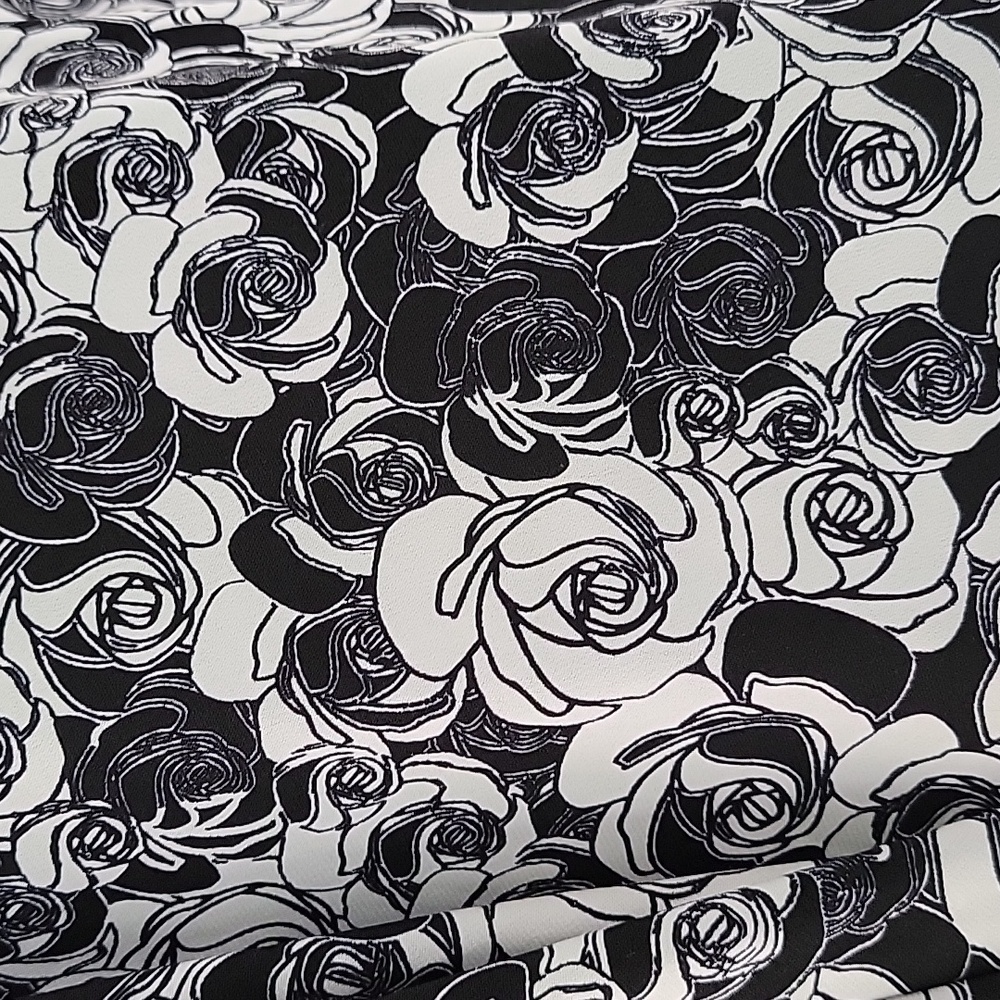LuLaRoe Black and White Rose Print Flowy Simply Comfortable Midi Skirt Sz M - Picture 2 of 7